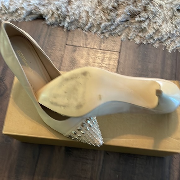 Heels - Picture 3 of 3